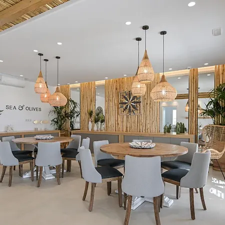 Sea & Olives And Hotel apartamentowy Pláka